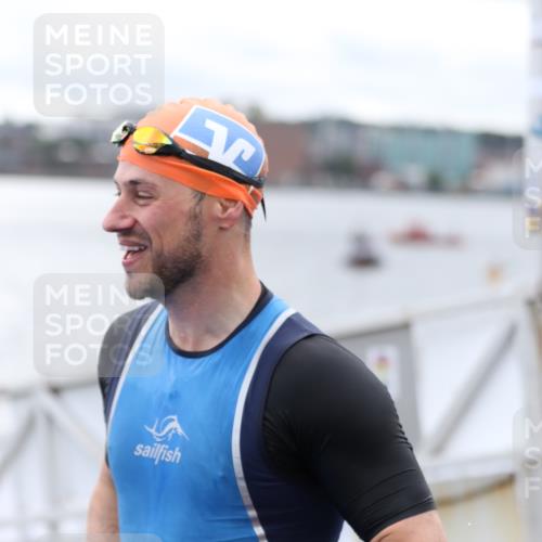 16.08.2026 - KN Förde Triathlon 2026 Antke Förster http://msf.ph/oto/9995800 16.08.2026 11:07:29 Schwimmen 378, 385, 404, 416, 425, 437, 801, 802, 414, 417, 427 meine-sportfotos.de