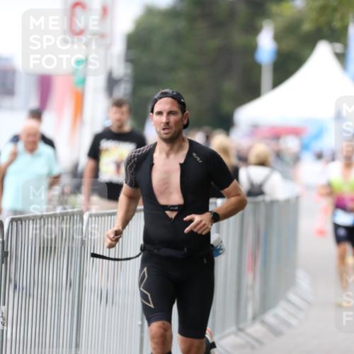 16.08.2026 - KN Förde Triathlon 2026 Antke Förster http://msf.ph/oto/9996066 16.08.2026 11:42:54 Laufen  meine-sportfotos.de
