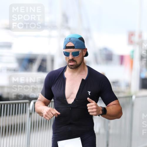 16.08.2026 - KN Förde Triathlon 2026 Antke Förster http://msf.ph/oto/9996140 16.08.2026 11:45:07 Laufen  meine-sportfotos.de