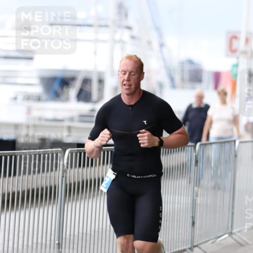 16.08.2026 - KN Förde Triathlon 2026 Antke Förster http://msf.ph/oto/9996206 16.08.2026 11:47:38 Laufen  meine-sportfotos.de