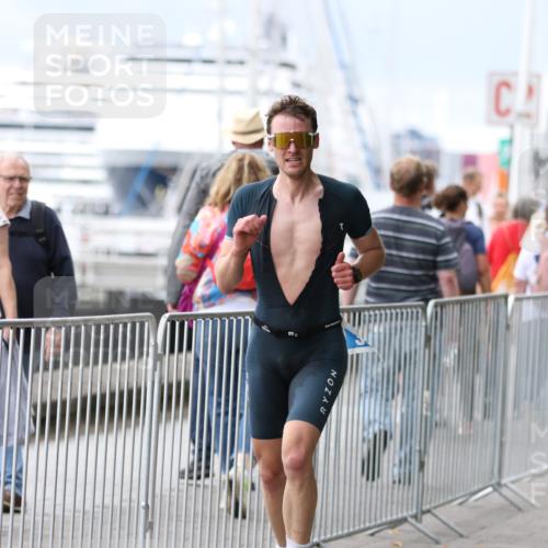 16.08.2026 - KN Förde Triathlon 2026 Antke Förster http://msf.ph/oto/9996216 16.08.2026 11:47:56 Laufen  meine-sportfotos.de