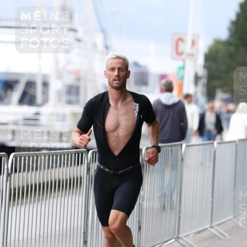 16.08.2026 - KN Förde Triathlon 2026 Antke Förster http://msf.ph/oto/9996315 16.08.2026 11:49:56 Laufen  meine-sportfotos.de