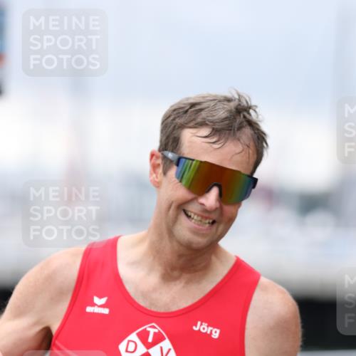 16.08.2026 - KN Förde Triathlon 2026 Antke Förster http://msf.ph/oto/9996335 16.08.2026 11:50:17 Laufen  meine-sportfotos.de