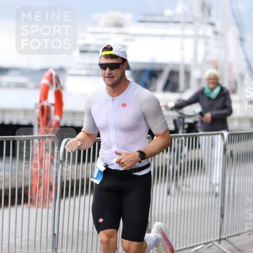 16.08.2026 - KN Förde Triathlon 2026 Antke Förster http://msf.ph/oto/9996373 16.08.2026 11:50:53 Laufen  meine-sportfotos.de
