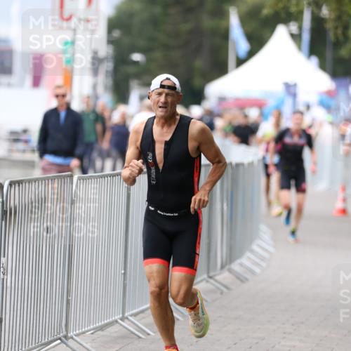 16.08.2026 - KN Förde Triathlon 2026 Antke Förster http://msf.ph/oto/9996394 16.08.2026 11:51:24 Laufen  meine-sportfotos.de