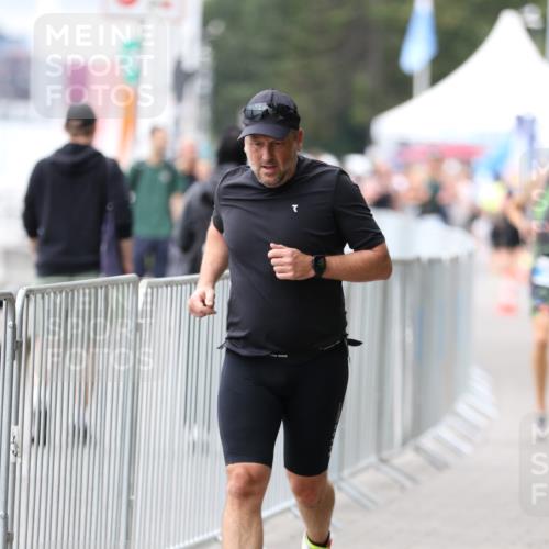 16.08.2026 - KN Förde Triathlon 2026 Antke Förster http://msf.ph/oto/9996421 16.08.2026 11:51:44 Laufen  meine-sportfotos.de