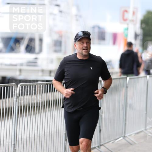 16.08.2026 - KN Förde Triathlon 2026 Antke Förster http://msf.ph/oto/9996423 16.08.2026 11:51:46 Laufen  meine-sportfotos.de