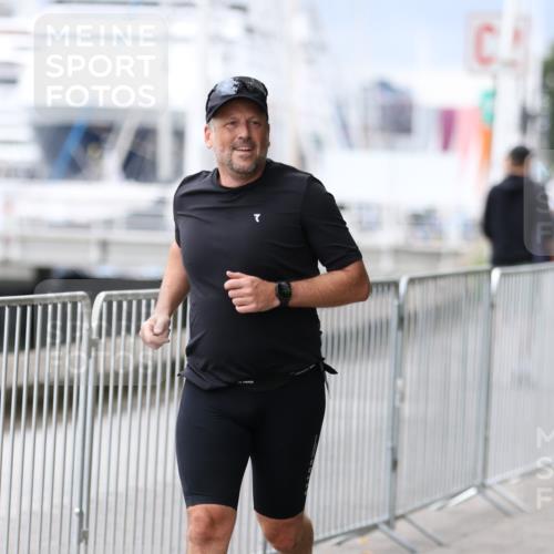 16.08.2026 - KN Förde Triathlon 2026 Antke Förster http://msf.ph/oto/9996424 16.08.2026 11:51:46 Laufen  meine-sportfotos.de