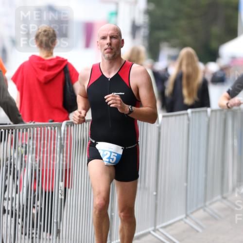 16.08.2026 - KN Förde Triathlon 2026 Antke Förster http://msf.ph/oto/9996481 16.08.2026 11:52:47 Laufen  meine-sportfotos.de