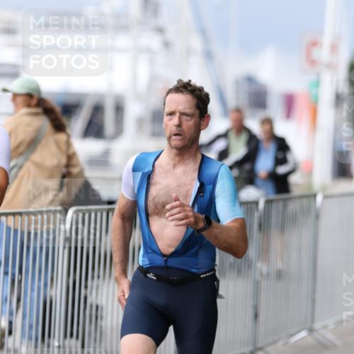 16.08.2026 - KN Förde Triathlon 2026 Antke Förster http://msf.ph/oto/9996664 16.08.2026 11:56:50 Laufen  meine-sportfotos.de