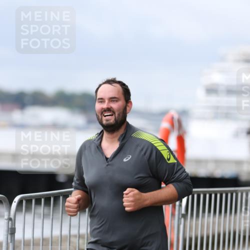 16.08.2026 - KN Förde Triathlon 2026 Antke Förster http://msf.ph/oto/9997010 16.08.2026 12:03:15 Laufen  meine-sportfotos.de