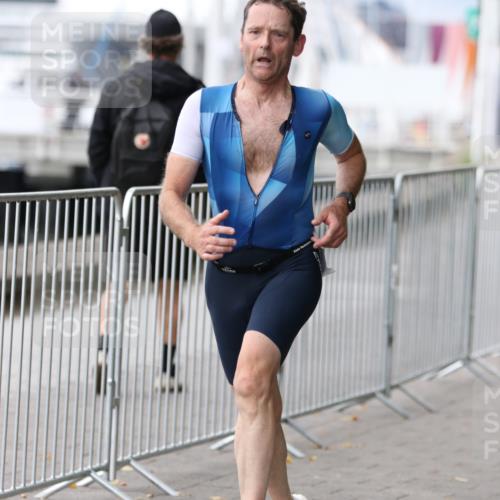 16.08.2026 - KN Förde Triathlon 2026 Antke Förster http://msf.ph/oto/9997054 16.08.2026 12:04:35 Laufen  meine-sportfotos.de