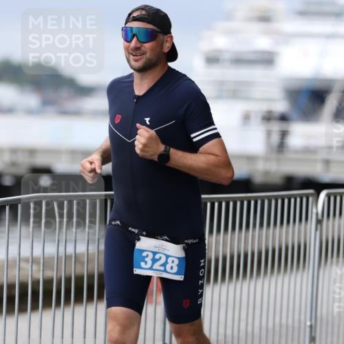 16.08.2026 - KN Förde Triathlon 2026 Antke Förster http://msf.ph/oto/9997088 16.08.2026 12:05:13 Laufen  meine-sportfotos.de