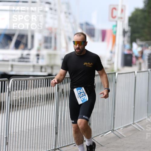 16.08.2026 - KN Förde Triathlon 2026 Antke Förster http://msf.ph/oto/9997096 16.08.2026 12:05:24 Laufen  meine-sportfotos.de