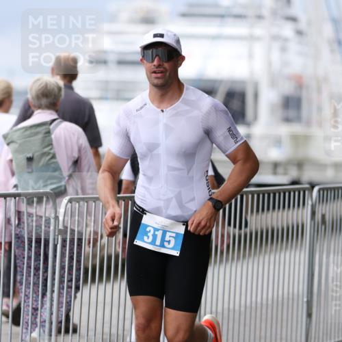 16.08.2026 - KN Förde Triathlon 2026 Antke Förster http://msf.ph/oto/9997113 16.08.2026 12:05:46 Laufen  meine-sportfotos.de