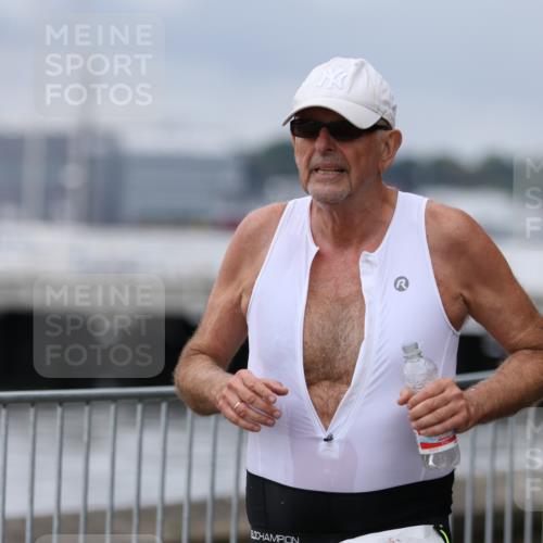 16.08.2026 - KN Förde Triathlon 2026 Antke Förster http://msf.ph/oto/9997243 16.08.2026 12:08:09 Laufen  meine-sportfotos.de