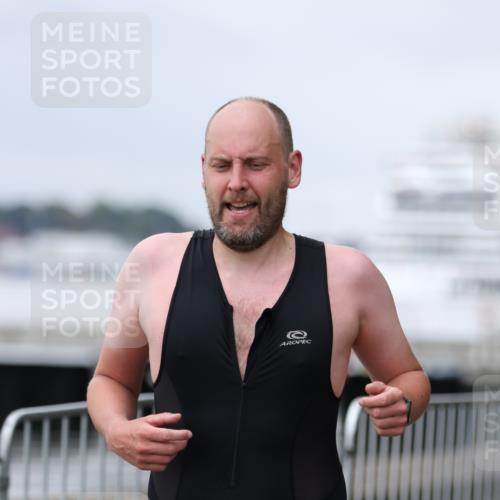 16.08.2026 - KN Förde Triathlon 2026 Antke Förster http://msf.ph/oto/9997357 16.08.2026 12:10:41 Laufen  meine-sportfotos.de
