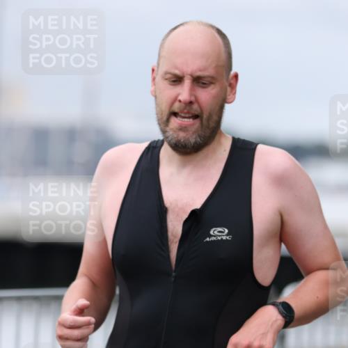 16.08.2026 - KN Förde Triathlon 2026 Antke Förster http://msf.ph/oto/9997358 16.08.2026 12:10:42 Laufen  meine-sportfotos.de