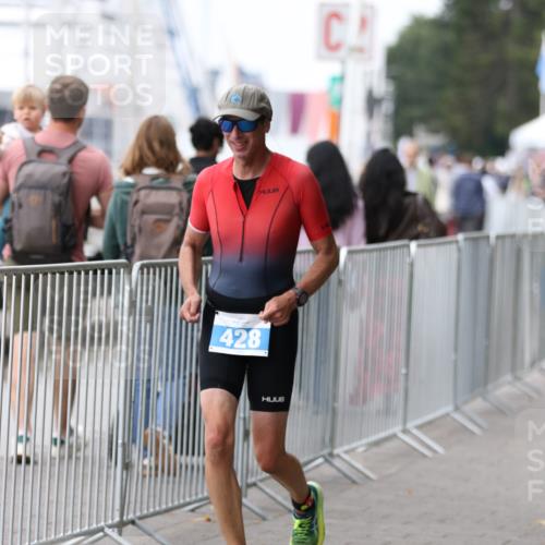 16.08.2026 - KN Förde Triathlon 2026 Antke Förster http://msf.ph/oto/9997375 16.08.2026 12:11:21 Laufen  meine-sportfotos.de