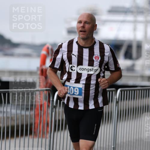 16.08.2026 - KN Förde Triathlon 2026 Antke Förster http://msf.ph/oto/9997405 16.08.2026 12:11:59 Laufen  meine-sportfotos.de
