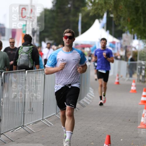 16.08.2026 - KN Förde Triathlon 2026 Antke Förster http://msf.ph/oto/9997502 16.08.2026 12:15:12 Laufen  meine-sportfotos.de