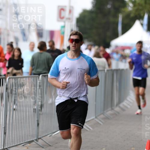 16.08.2026 - KN Förde Triathlon 2026 Antke Förster http://msf.ph/oto/9997503 16.08.2026 12:15:12 Laufen  meine-sportfotos.de