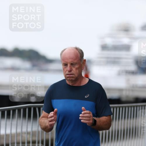 16.08.2026 - KN Förde Triathlon 2026 Antke Förster http://msf.ph/oto/9997581 16.08.2026 12:17:00 Laufen  meine-sportfotos.de