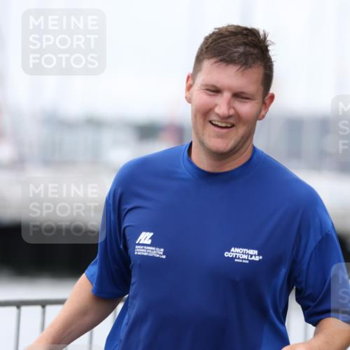 16.08.2026 - KN Förde Triathlon 2026 Antke Förster http://msf.ph/oto/9997637 16.08.2026 12:18:10 Laufen  meine-sportfotos.de