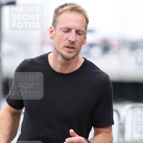 16.08.2026 - KN Förde Triathlon 2026 Antke Förster http://msf.ph/oto/9997684 16.08.2026 12:19:47 Laufen  meine-sportfotos.de