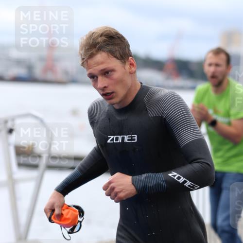 16.08.2026 - KN Förde Triathlon 2026 Antke Förster http://msf.ph/oto/9997850 16.08.2026 12:38:27 Schwimmen 505, 504, 505 meine-sportfotos.de