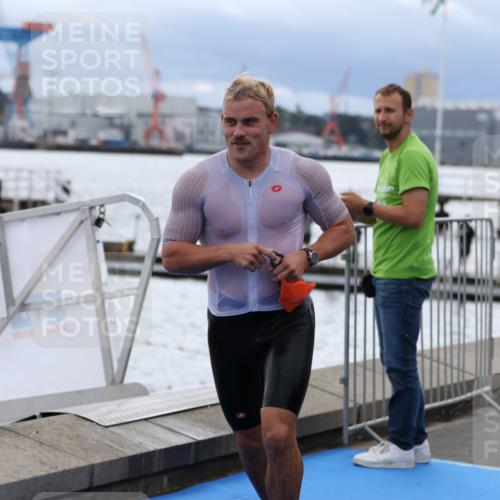 16.08.2026 - KN Förde Triathlon 2026 Antke Förster http://msf.ph/oto/9997963 16.08.2026 12:41:59 Schwimmen 511, 520, 524, 527, 542, 590 meine-sportfotos.de
