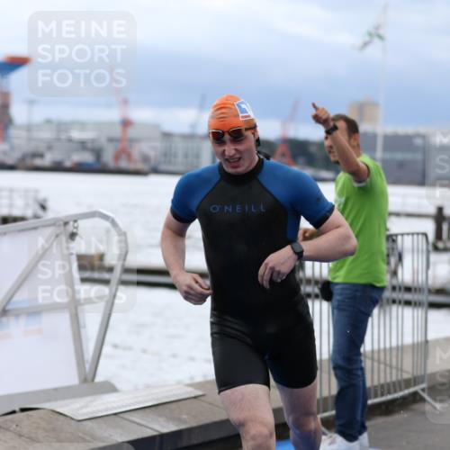 16.08.2026 - KN Förde Triathlon 2026 Antke Förster http://msf.ph/oto/9997990 16.08.2026 12:42:34 Schwimmen 533, 538, 542, 547, 590, 530, 538 meine-sportfotos.de