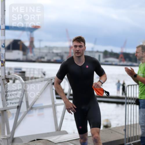 16.08.2026 - KN Förde Triathlon 2026 Antke Förster http://msf.ph/oto/9998004 16.08.2026 12:43:19 Schwimmen 525, 551, 551, 552 meine-sportfotos.de