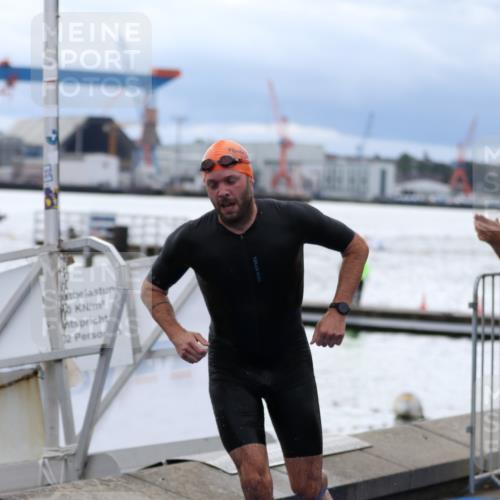 16.08.2026 - KN Förde Triathlon 2026 Antke Förster http://msf.ph/oto/9998017 16.08.2026 12:44:09 Schwimmen 553, 575, 532, 544, 548, 558, 575 meine-sportfotos.de