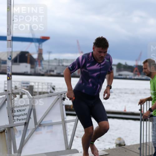 16.08.2026 - KN Förde Triathlon 2026 Antke Förster http://msf.ph/oto/9998023 16.08.2026 12:44:22 Schwimmen 532, 553, 558, 575, 541, 544, 546, 548, 556, 558, 598 meine-sportfotos.de