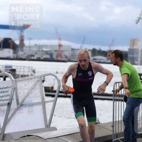 16.08.2026 - KN Förde Triathlon 2026 Antke Förster http://msf.ph/oto/9998033 16.08.2026 12:44:36 Schwimmen 532, 544, 548, 558, 598, 541, 546, 549, 556, 588, 598 meine-sportfotos.de