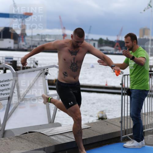 16.08.2026 - KN Förde Triathlon 2026 Antke Förster http://msf.ph/oto/9998043 16.08.2026 12:44:42 Schwimmen 532, 541, 544, 548, 556, 558, 598, 546, 549, 588 meine-sportfotos.de