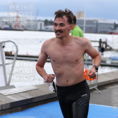 16.08.2026 - KN Förde Triathlon 2026 Antke Förster http://msf.ph/oto/9998081 16.08.2026 12:45:52 Schwimmen 515, 545, 562, 574, 580, 587, 535, 557, 561, 571, 701 meine-sportfotos.de