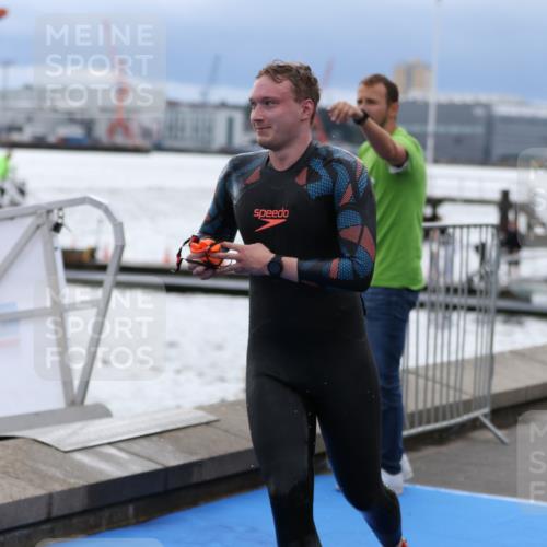 16.08.2026 - KN Förde Triathlon 2026 Antke Förster http://msf.ph/oto/9998085 16.08.2026 12:45:54 Schwimmen 515, 545, 561, 562, 580, 587, 517, 535, 555, 557, 561, 569, 571, 701 meine-sportfotos.de
