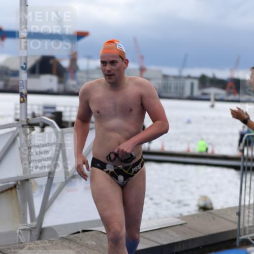 16.08.2026 - KN Förde Triathlon 2026 Antke Förster http://msf.ph/oto/9998113 16.08.2026 12:46:47 Schwimmen 703, 710, 566, 585, 591, 703, 708 meine-sportfotos.de