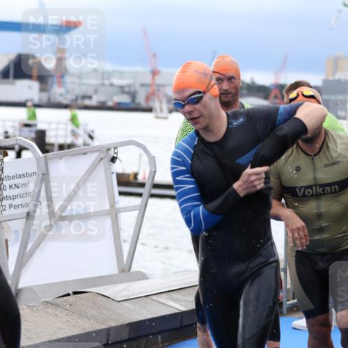 16.08.2026 - KN Förde Triathlon 2026 Antke Förster http://msf.ph/oto/9998153 16.08.2026 12:47:47 Schwimmen 565, 567, 573, 579, 583, 702, 705, 707, 712, 568, 572, 702, 733 meine-sportfotos.de