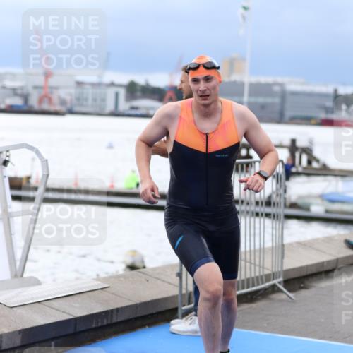 16.08.2026 - KN Förde Triathlon 2026 Antke Förster http://msf.ph/oto/9998176 16.08.2026 12:48:43 Schwimmen 539, 581, 600, 612, 196, 584, 612, 719 meine-sportfotos.de