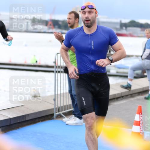 16.08.2026 - KN Förde Triathlon 2026 Antke Förster http://msf.ph/oto/9998216 16.08.2026 12:50:00 Schwimmen 578, 589, 592, 595, 709, 720, 589, 601, 605, 611, 704, 711, 721, 740 meine-sportfotos.de
