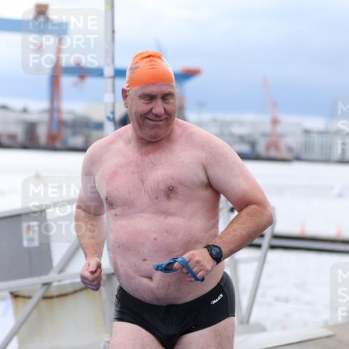 16.08.2026 - KN Förde Triathlon 2026 Antke Förster http://msf.ph/oto/9998236 16.08.2026 12:50:23 Schwimmen 589, 601, 605, 611, 711, 721, 740, 596, 602, 603, 704, 706, 714, 727 meine-sportfotos.de