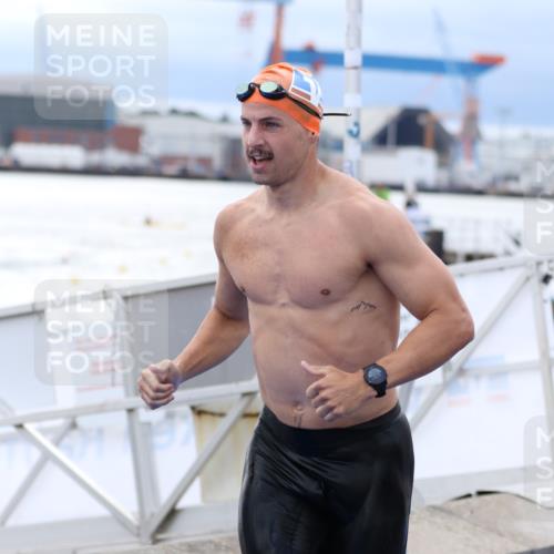 16.08.2026 - KN Förde Triathlon 2026 Antke Förster http://msf.ph/oto/9998272 16.08.2026 12:51:05 Schwimmen 596, 599, 607, 706, 713, 714, 718, 724, 727, 715, 723, 724, 725, 729 meine-sportfotos.de