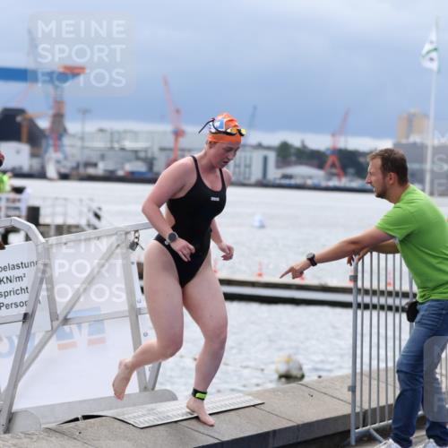 16.08.2026 - KN Förde Triathlon 2026 Antke Förster http://msf.ph/oto/9998307 16.08.2026 12:52:49 Schwimmen 606, 716, 577, 604, 716, 722, 731, 735, 743 meine-sportfotos.de