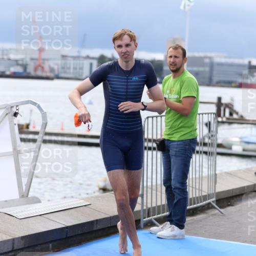 16.08.2026 - KN Förde Triathlon 2026 Antke Förster http://msf.ph/oto/9998323 16.08.2026 12:53:01 Schwimmen 577, 604, 716, 722, 735, 577, 610, 731, 743 meine-sportfotos.de