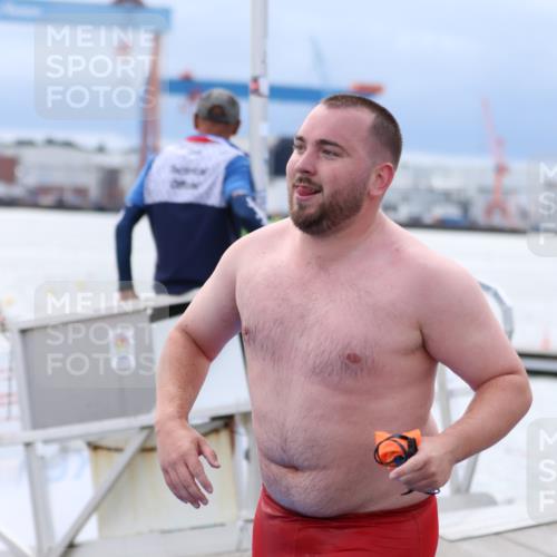 16.08.2026 - KN Förde Triathlon 2026 Antke Förster http://msf.ph/oto/9998346 16.08.2026 12:53:21 Schwimmen 577, 610, 731, 735, 743, 608 meine-sportfotos.de