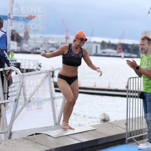 16.08.2026 - KN Förde Triathlon 2026 Antke Förster http://msf.ph/oto/9998406 16.08.2026 12:55:57 Schwimmen 726, 732, 738, 739 meine-sportfotos.de