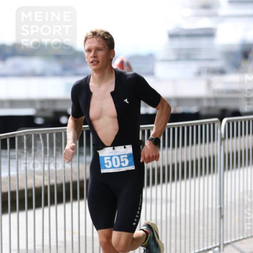 16.08.2026 - KN Förde Triathlon 2026 Antke Förster http://msf.ph/oto/9998471 16.08.2026 13:21:50 Laufen  meine-sportfotos.de